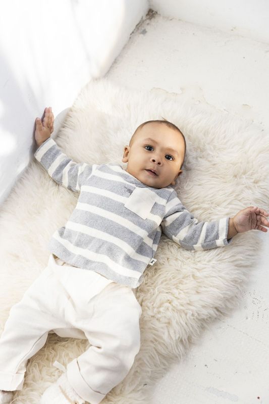 Petit Indi Set sweater + broek Grijs baby jongens (Set sweater & pants grey/offwhite - B.15.06) - Victor & Camille Destelbergen